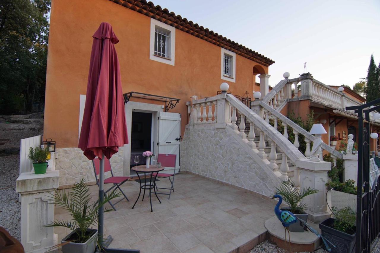 Chez Amali - Stielvolle Ferienwohnung In Der Provence Mit Terrasse Brignoles Ngoại thất bức ảnh